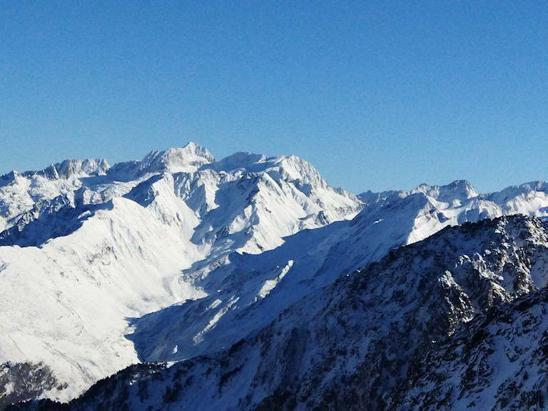 Frigo Pyrénéen avec de la poudreuse 