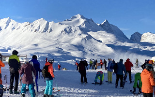 Meringues et poudreuse &agrave; volont&eacute; au d&eacute;part du Fornet