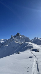Beau temps, poudreuse profonde 