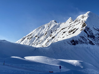 Hold-up Rock and Snow