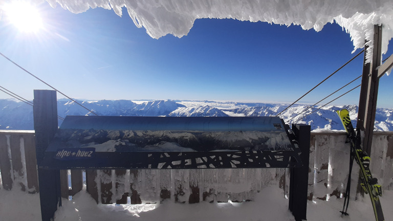 Château Noir bien blanc et le glacier : fin valable, fun et plaisir ⭐