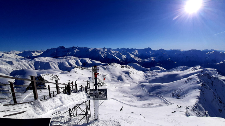 Château Noir bien blanc et le glacier : fin valable, fun et plaisir ⭐