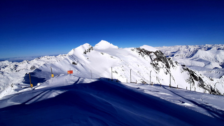 Château Noir bien blanc et le glacier : fin valable, fun et plaisir ⭐