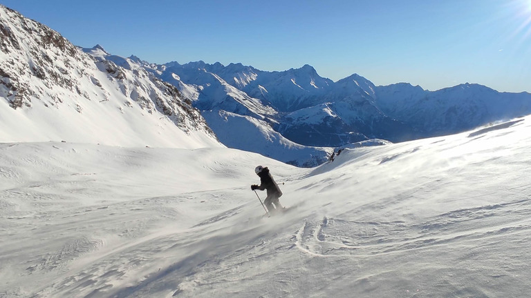 Château Noir bien blanc et le glacier : fin valable, fun et plaisir ⭐