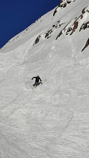 Château Noir bien blanc et le glacier : fin valable, fun et plaisir ⭐