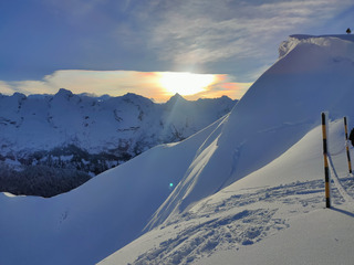 Beau temps neige dure et de la pow tout en haut 