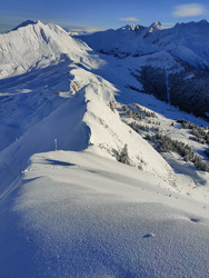 Beau temps neige dure et de la pow tout en haut 
