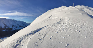 Beau temps neige dure et de la pow tout en haut 
