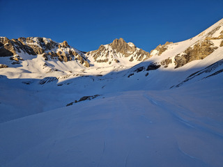Infâme hors piste, correct sur piste, toujours aussi beau 