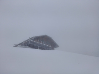 Grosse neige et gros nuages