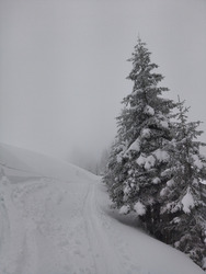 Grosse neige et gros nuages