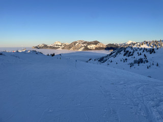 Habère Poche - Hirmentaz: ciel dégagé et bonne neige en haut 