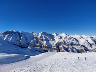 Auron envahi de monde mais en manque de neige... pour le moment?