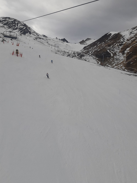 On ski correct sur les pistes mais ça fond à vue d'oeil... 