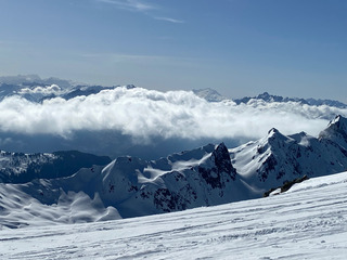Pas de neige au village, mais pistes et hors piste excellents