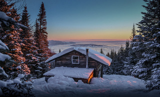 Couché et levé de soleil sur la « montagne » du mont à Liguori 