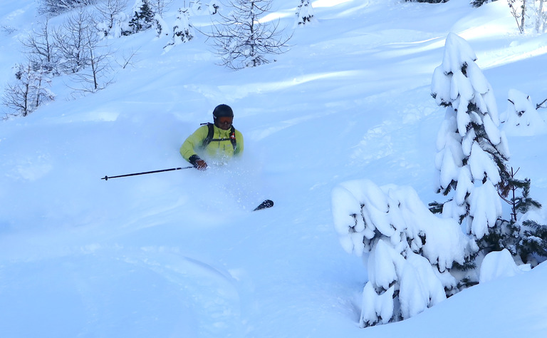 Retour d’Est d’exception et avalanches sur un domaine à moitié ouvert!