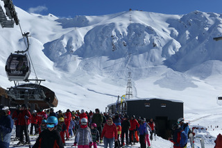 Retour d’Est d’exception et avalanches sur un domaine à moitié ouvert!