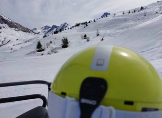 Conditions estivales inédites, mais ça skie..