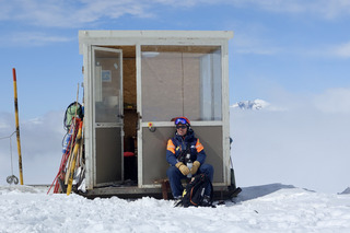 Poudreuse &eacute;ph&eacute;m&egrave;re en bas mais froide et durable en haut 
