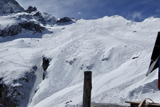 Poudreuse éphémère en bas mais froide et durable en haut 