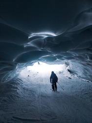 Visite de la Grotte Glacière ⛏️❄️ 🔦  à Val Thorens