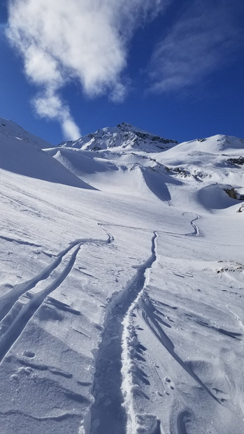 Descente au refuge Prarion pas le col de Perse.