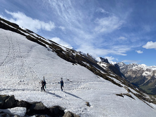 Poor lonesome skiers