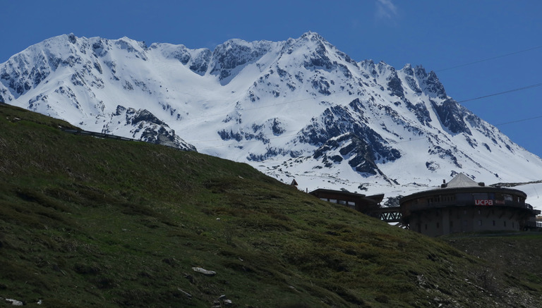 Skier un 1er juin-vier à l’aiguille de Peclet