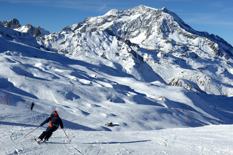 Ouverture avec peu de neige fraîche mais pléthore de skis à tester!