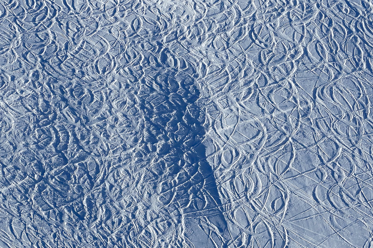 Ouverture avec peu de neige fraîche mais pléthore de skis à tester!