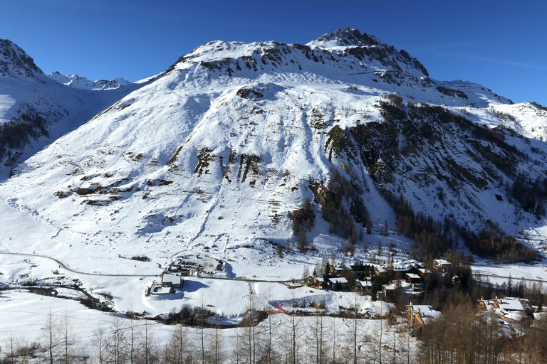 Ouverture avec peu de neige fraîche mais pléthore de skis à tester!