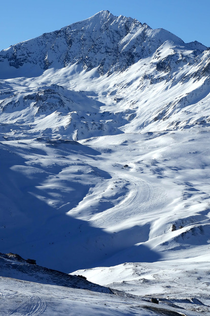 Ouverture avec peu de neige fraîche mais pléthore de skis à tester!