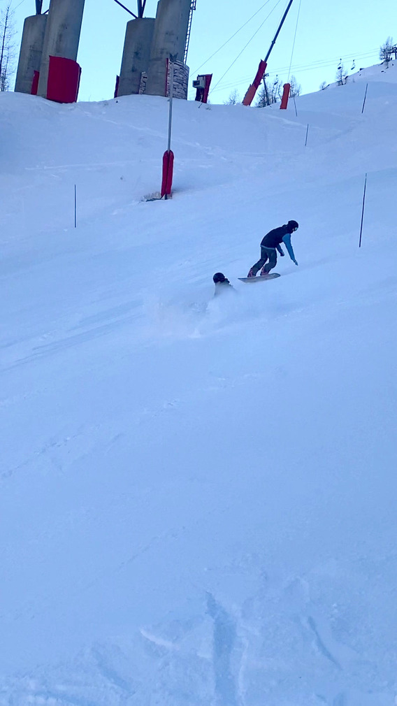 Ouverture avec peu de neige fraîche mais pléthore de skis à tester!