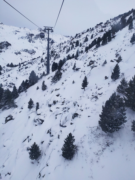 peu de visibilité et quantité de neige inegale