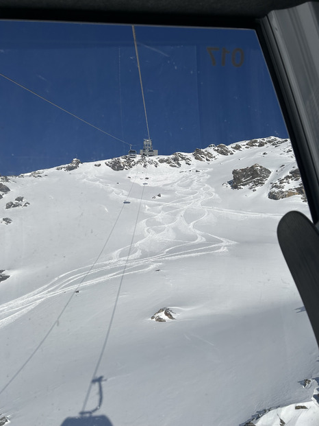 Tempête de ciel bleu au frigo 