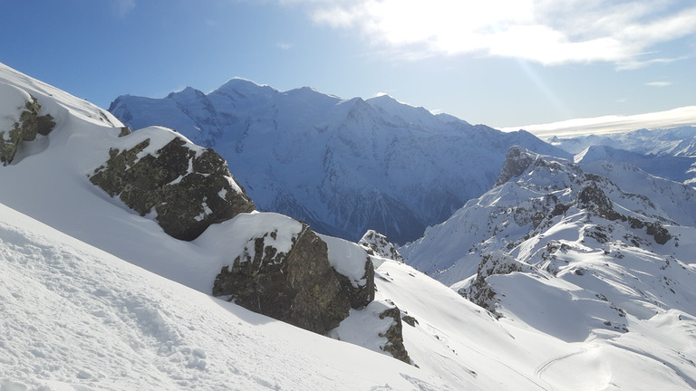 Tricotage dans les aiguilles rouges