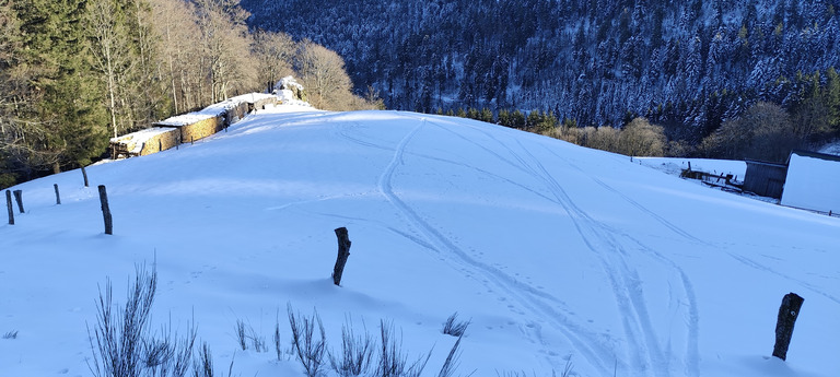 On en remet une couche avant l'arrivée des skieurs 