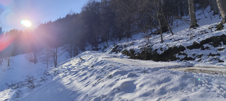 On en remet une couche avant l'arrivée des skieurs 