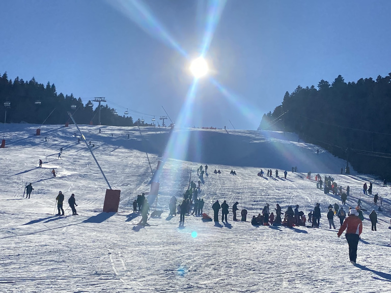 Ça skie dans la Loire avec un bel enneigement, pas vu depuis 2008 😳