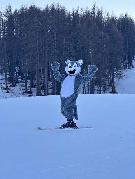 La mascotte était sur les pistes 😂