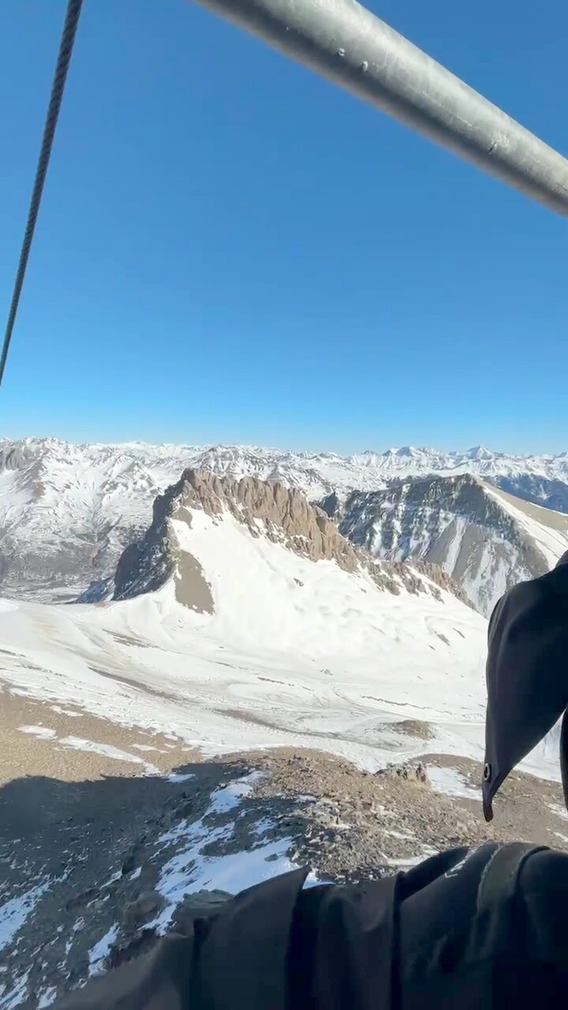 La piste se glace et la poudreuse se cache