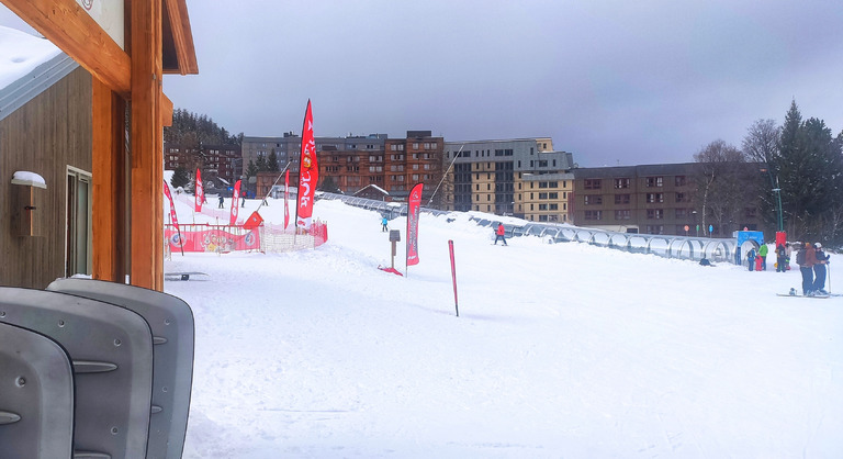 Station vide, bonne neige 