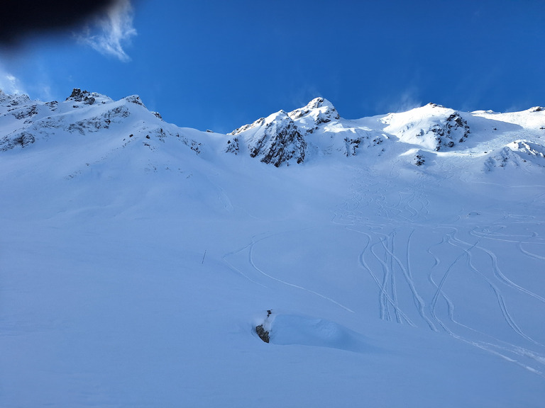 20cm sur fond dur, c'est pas mal