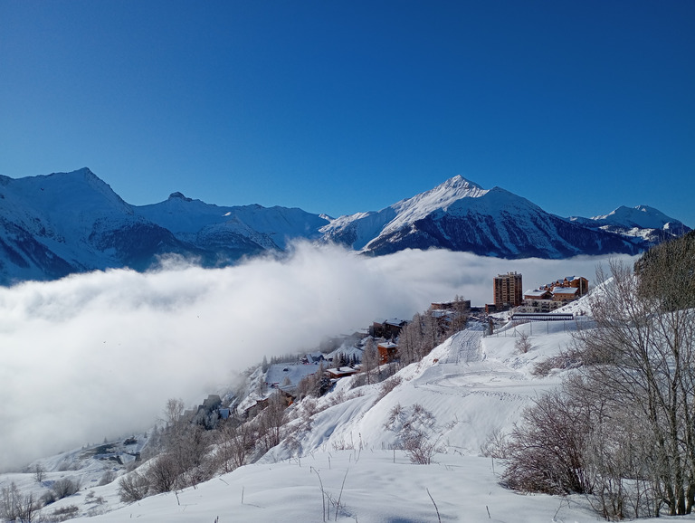 Restez sur piste, ou montez haut 