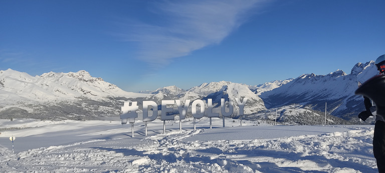 Neige fraîche et soleil