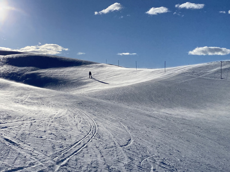 Grand beau, neige dure et pas si froid jusqu’à que le vent se lève !!