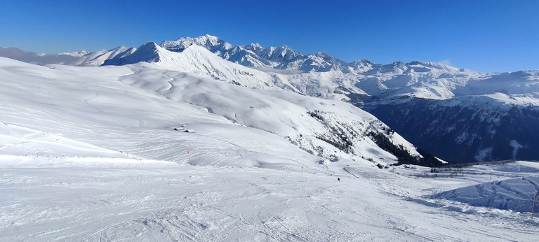 Glacial, dur mais bon sur piste, très mitigé en dehors