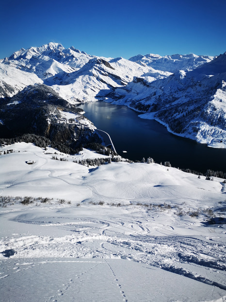 Plaisir au dessus du fjord beaufortain 🏔️🏝️