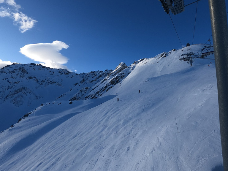 Grand soleil, glace et belles éclates en hors piste